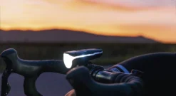 Sigma Aura-80 Mit Akku Für USB-Ladegerät -Fahrräder Verkäufe Sigma Frontleuchte Batterieleuchte LED Akku Aura 80 Lux USB 17800 4016224178001 070 28037i