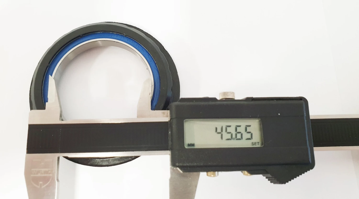 Acros Press Fit Tapered 1 1/8" - 1.8" AZF-621 Ohne Anschlag Bulls Ø Unten 66mm Mit Red. Auf 1.5" 4 Acros Press Fit Tapered 1 1/8" - 1.8" AZF-621 Ohne Anschlag Bulls Ø Unten 66mm Mit Red. Auf 1.5" – Bild 4